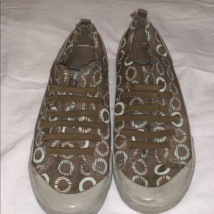 X-Appeal slip-on shoes.